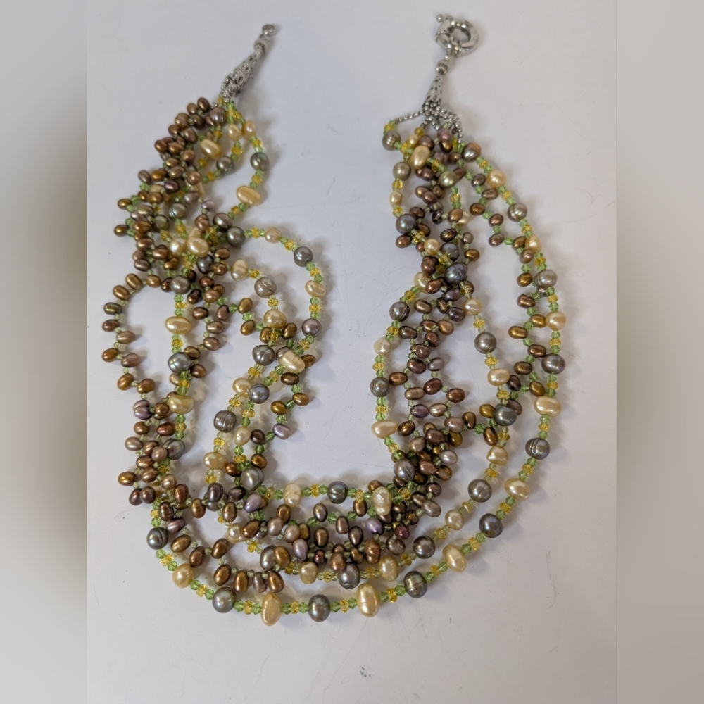 Freshwater Pearl Necklace With Crystal Beads.